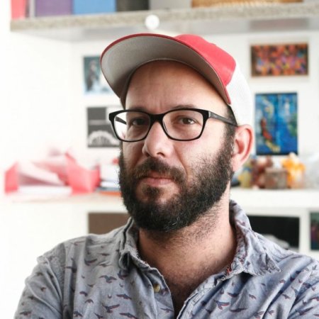 עומר שיזף, תאורה