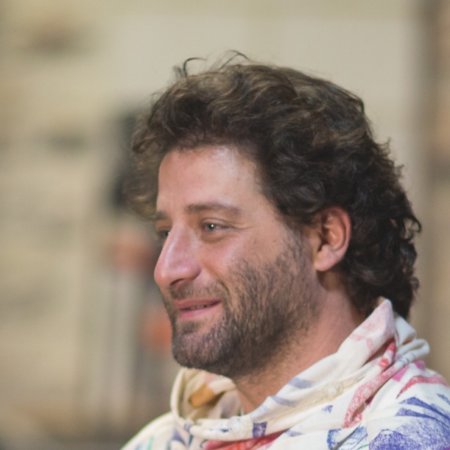 יונתן לוי, כתיבה ובימוי, תלבושות 