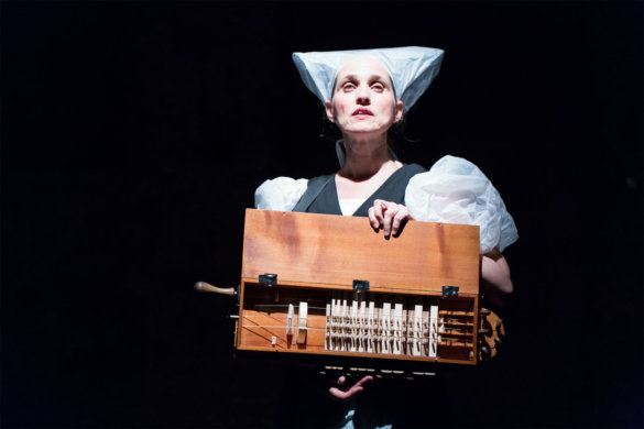 המנון לקופסא - Different View (7)