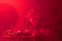 WACKELKONTAKT: REBIRTHING