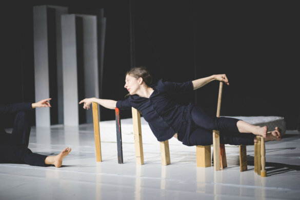 מכח אותה תנועה - mekoachOtatnua_126