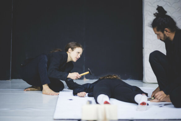 מכח אותה תנועה - mekoachOtatnua_256