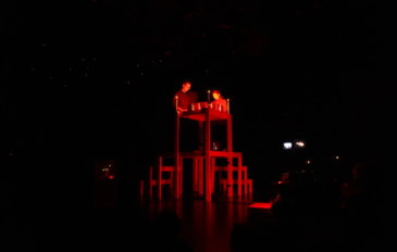 אין עץ, אין אבק