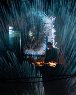 <strong>דלוזיות 01</strong> - 8